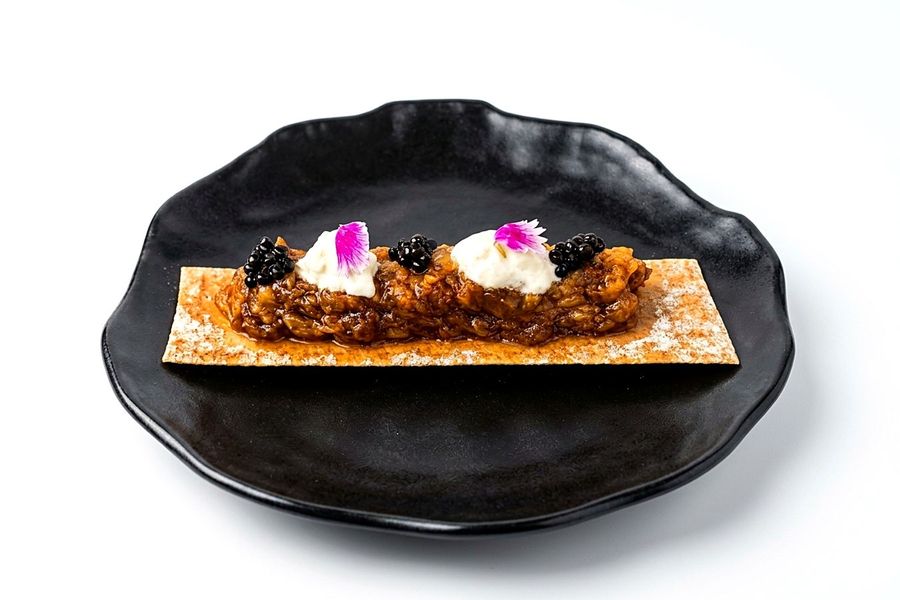 Tartar de berenjena con burrata
